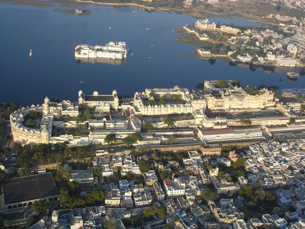 Hotel Raj Niwas Udaipur Exterior foto